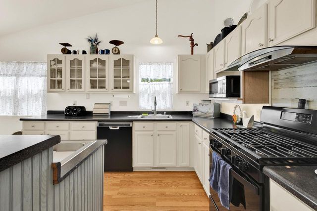 W204S8194 Pasadena DRIVE, Muskego, WI 53150