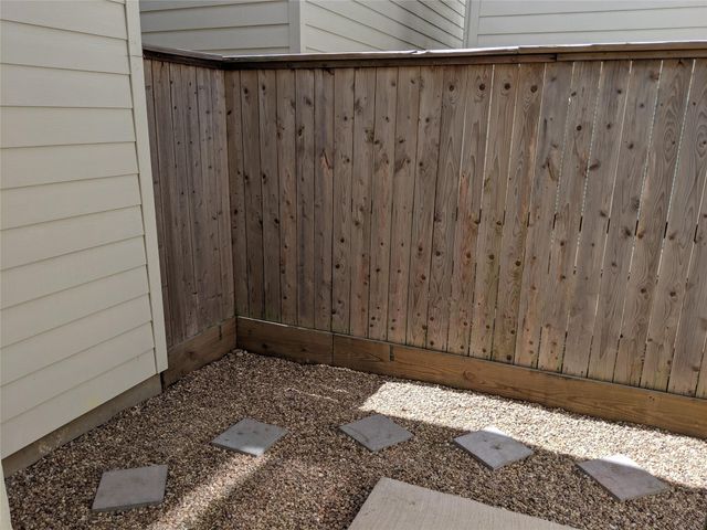 5951 S Loop E 55, Houston, TX 77033