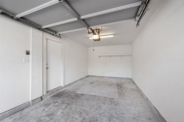 5951 S Loop E 55, Houston, TX 77033