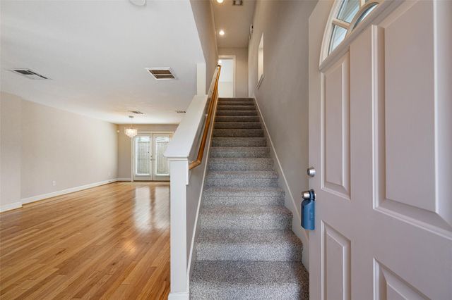 5951 S Loop E 55, Houston, TX 77033