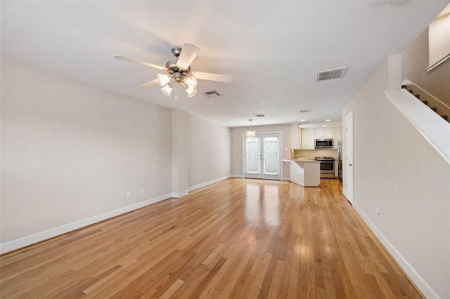 5951 S Loop E 55, Houston, TX 77033