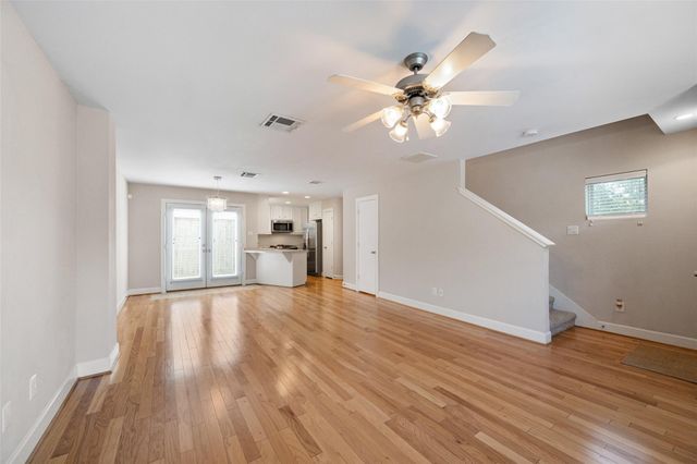 5951 S Loop E 55, Houston, TX 77033