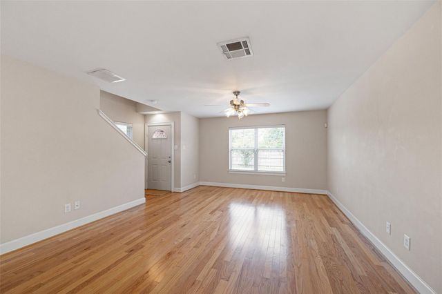 5951 S Loop E 55, Houston, TX 77033