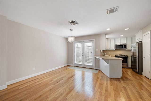5951 S Loop E 55, Houston, TX 77033