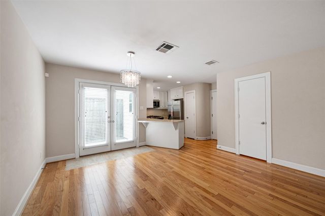 5951 S Loop E 55, Houston, TX 77033