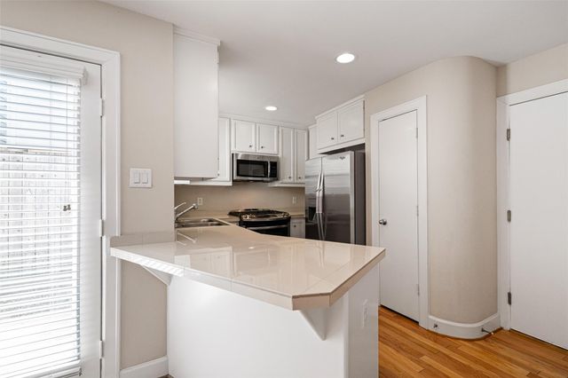 5951 S Loop E 55, Houston, TX 77033