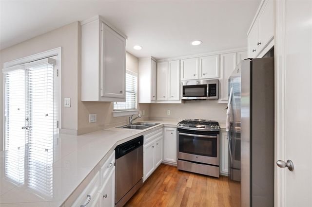5951 S Loop E 55, Houston, TX 77033