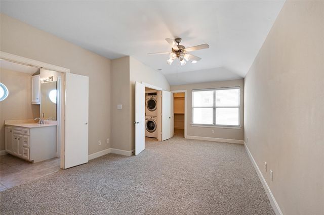 5951 S Loop E 55, Houston, TX 77033