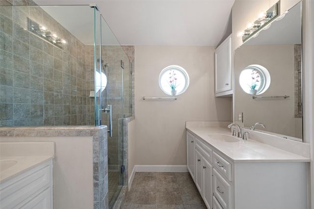 5951 S Loop E 55, Houston, TX 77033