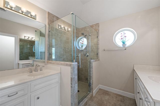 5951 S Loop E 55, Houston, TX 77033