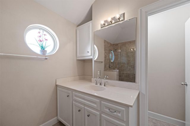 5951 S Loop E 55, Houston, TX 77033