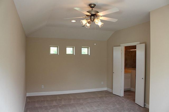 5951 S Loop E 55, Houston, TX 77033