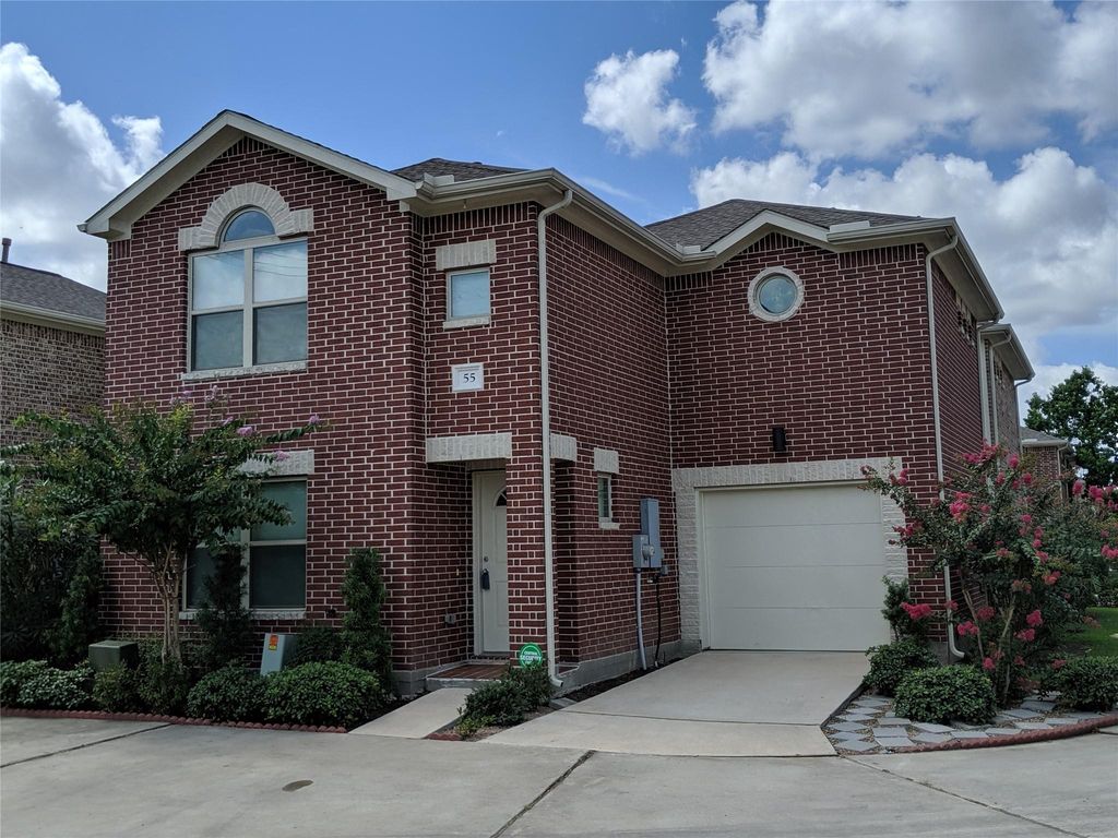 5951 S Loop E 55, Houston, TX 77033
