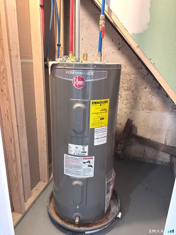 1107 North High Street, East Haven, CT 06512