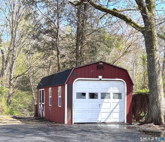 1107 North High Street, East Haven, CT 06512