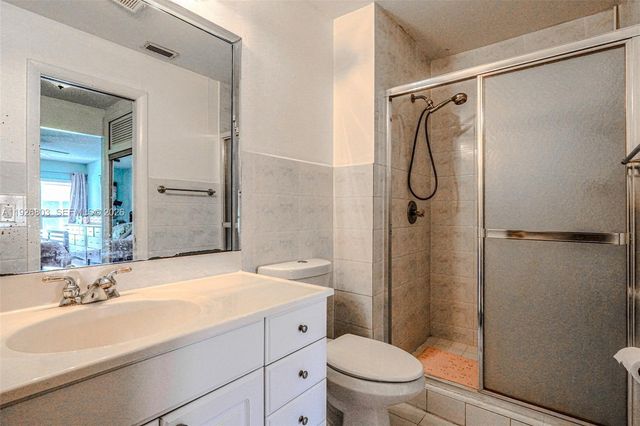 3331 Farragut Street 8A, Hollywood, FL 33021
