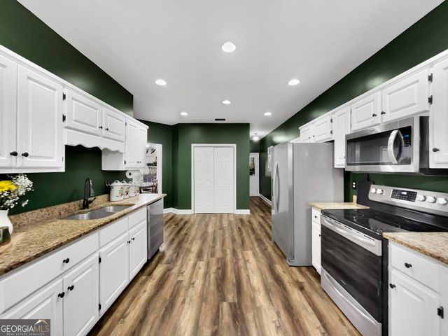 1711 Oconee Crossing Circle, Bogart, GA 30622