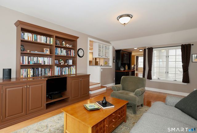 9 Dowling Drive, Ridgefield, CT 06877