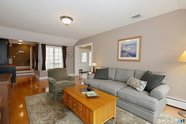 9 Dowling Drive, Ridgefield, CT 06877