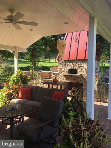 4 TREEMONT DR, Malvern, PA 19355