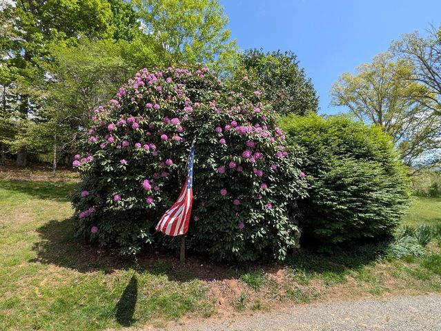 223 Mountain Breezes Drive, Hayesville, NC 28904