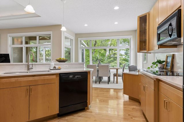 10586 Estate Drive, Eden Prairie, MN 55347