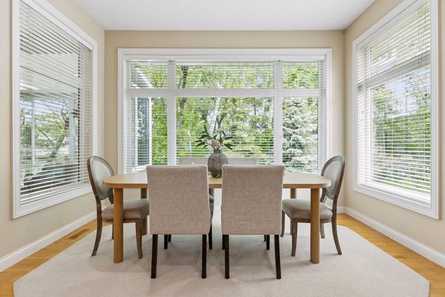 10586 Estate Drive, Eden Prairie, MN 55347