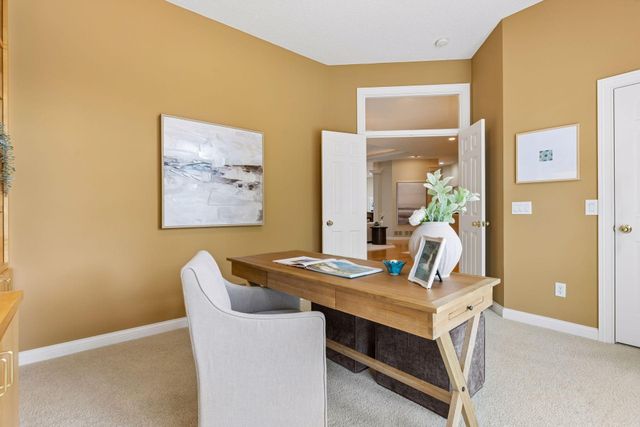 10586 Estate Drive, Eden Prairie, MN 55347