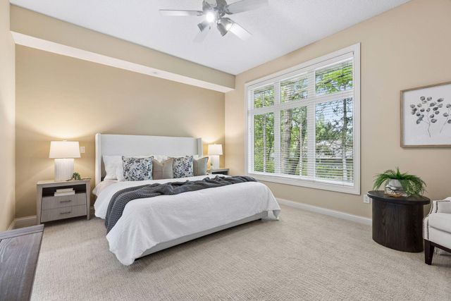 10586 Estate Drive, Eden Prairie, MN 55347