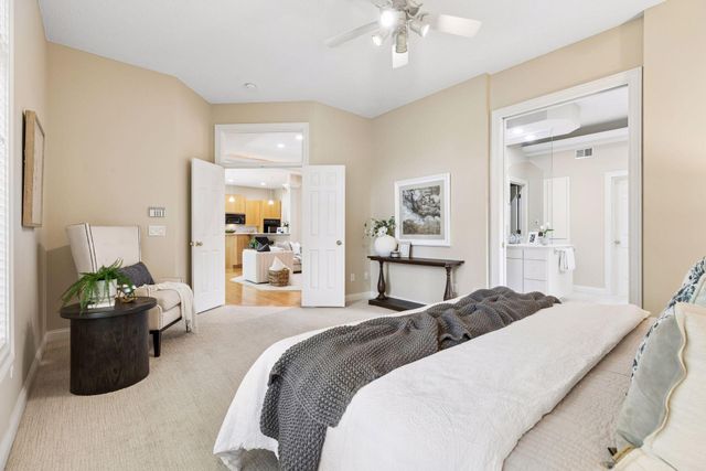 10586 Estate Drive, Eden Prairie, MN 55347