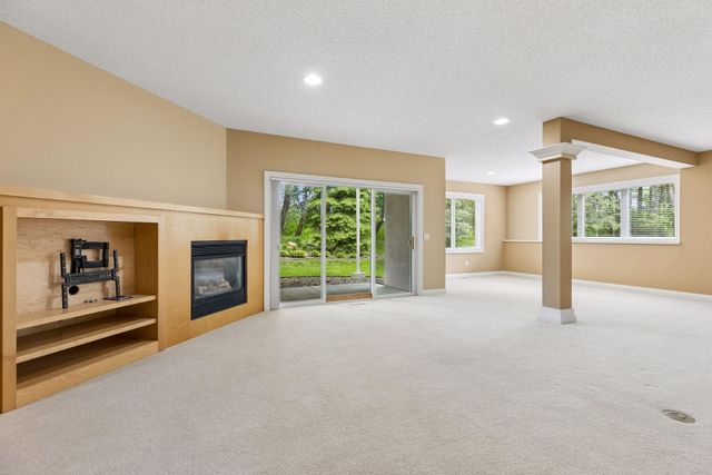 10586 Estate Drive, Eden Prairie, MN 55347