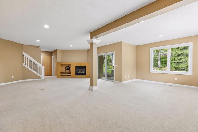 10586 Estate Drive, Eden Prairie, MN 55347