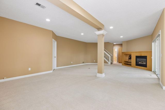 10586 Estate Drive, Eden Prairie, MN 55347