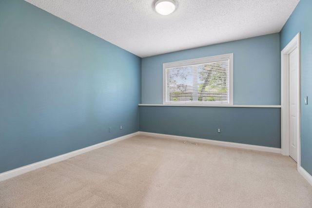 10586 Estate Drive, Eden Prairie, MN 55347