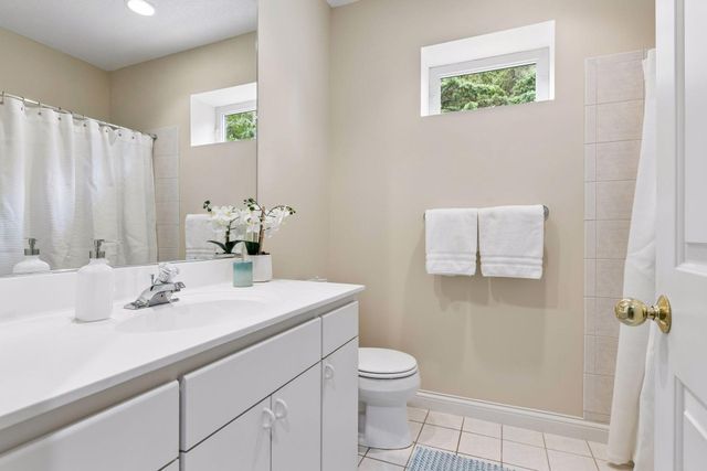 10586 Estate Drive, Eden Prairie, MN 55347