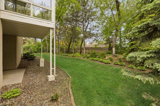 10586 Estate Drive, Eden Prairie, MN 55347