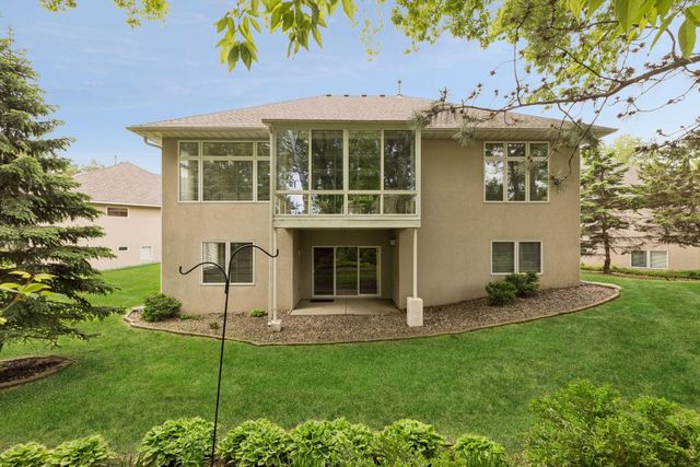 10586 Estate Drive, Eden Prairie, MN 55347