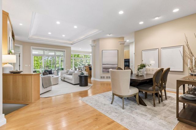 10586 Estate Drive, Eden Prairie, MN 55347