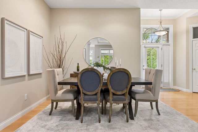10586 Estate Drive, Eden Prairie, MN 55347