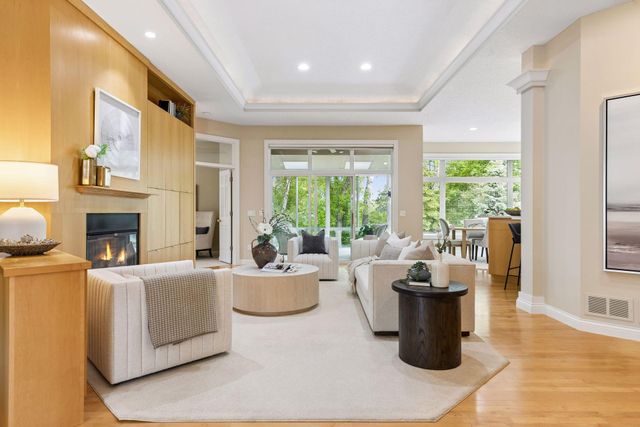 10586 Estate Drive, Eden Prairie, MN 55347