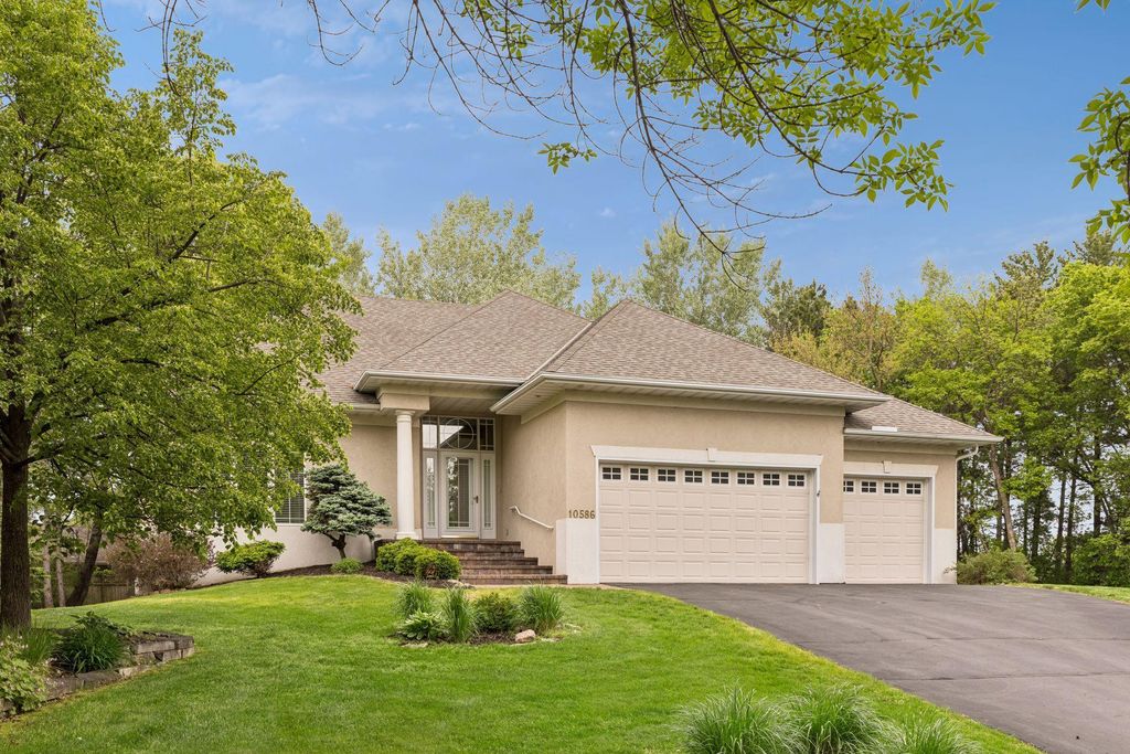 10586 Estate Drive, Eden Prairie, MN 55347