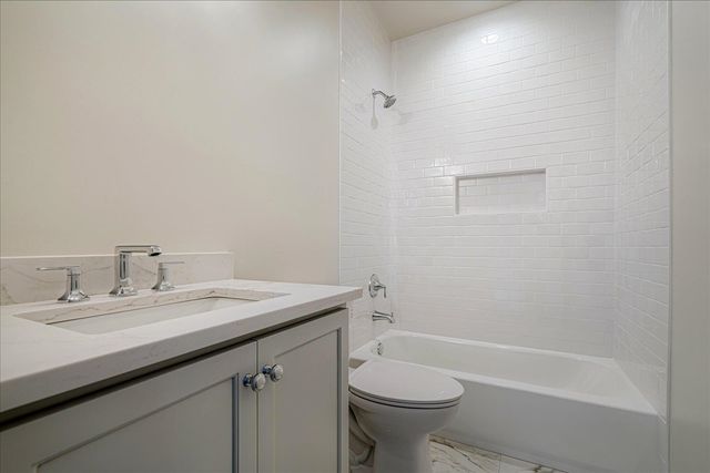 9121 CHEATHAM LN N, Germantown, TN 38138