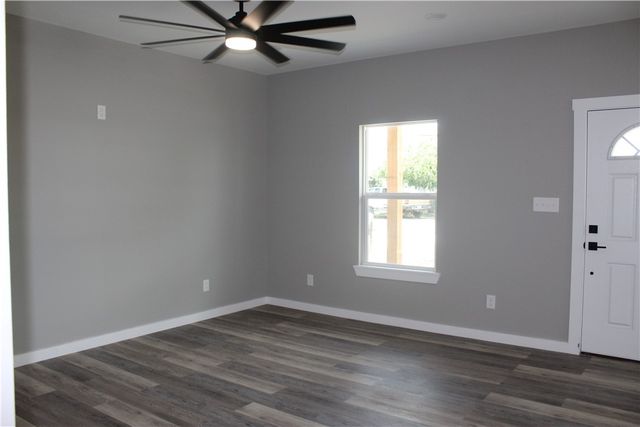 112 S VASQUEZ, Orange Grove, TX 78372