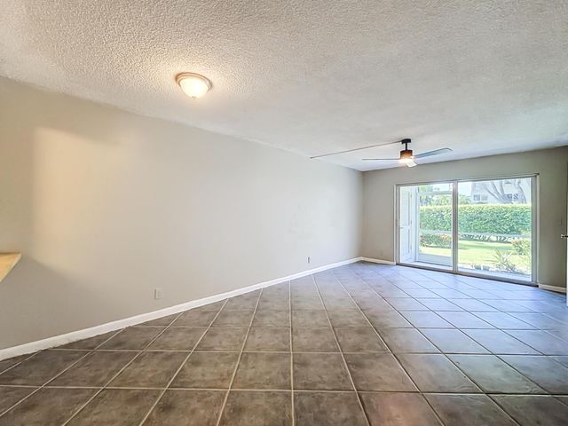 207 TROPIC ISLE Drive 1130, Delray Beach, FL 33483
