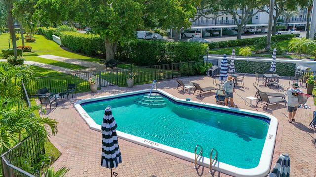 207 TROPIC ISLE Drive 1130, Delray Beach, FL 33483