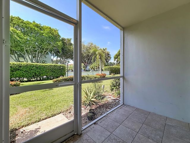 207 TROPIC ISLE Drive 1130, Delray Beach, FL 33483