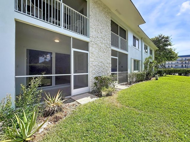 207 TROPIC ISLE Drive 1130, Delray Beach, FL 33483