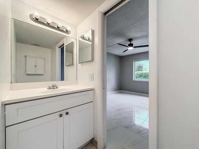 207 TROPIC ISLE Drive 1130, Delray Beach, FL 33483
