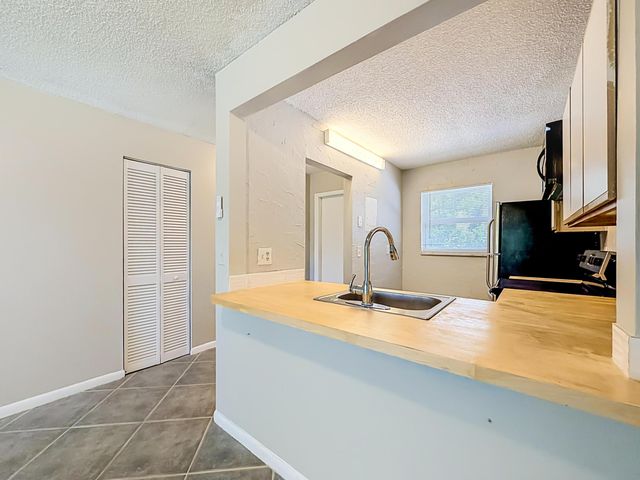 207 TROPIC ISLE Drive 1130, Delray Beach, FL 33483