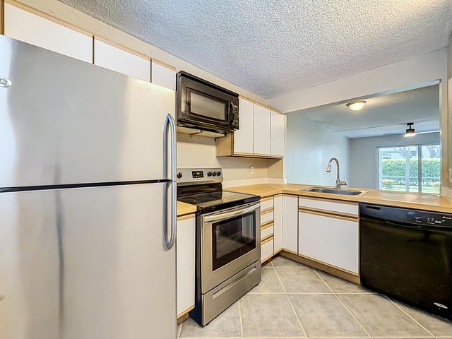 207 TROPIC ISLE Drive 1130, Delray Beach, FL 33483